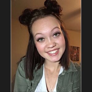 Meet your Posher, Breanna